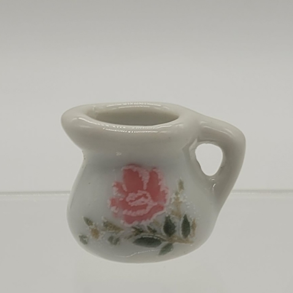 Dollhouse Teapot / Curio Figurine​​​